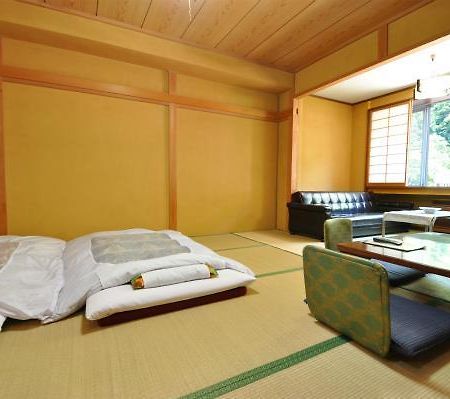 Отель Yumoto Rakuzenso Numata  Экстерьер фото