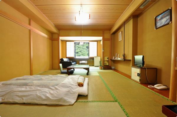 Отель Yumoto Rakuzenso Numata  Экстерьер фото