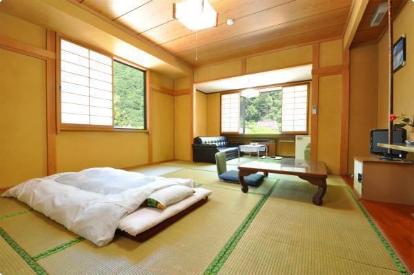 Отель Yumoto Rakuzenso Numata  Экстерьер фото