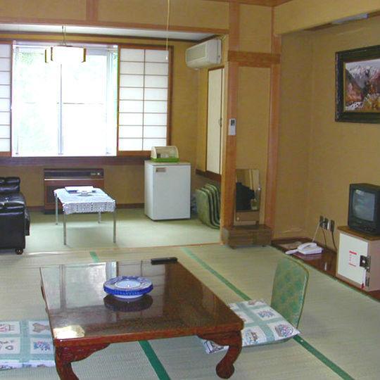 Отель Yumoto Rakuzenso Numata  Экстерьер фото